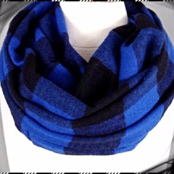 Old Navy Patterned Flannel Scarf for Men - Picture 2 of 3